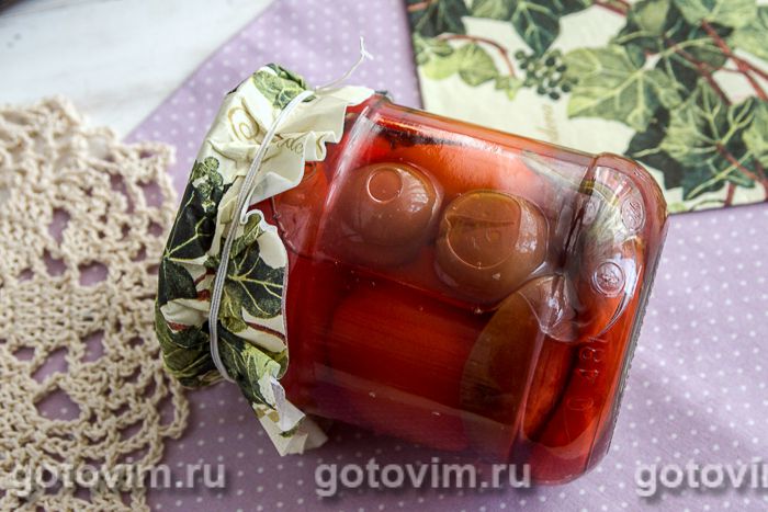 Маринованные помидоры со сливами. Фотография рецепта