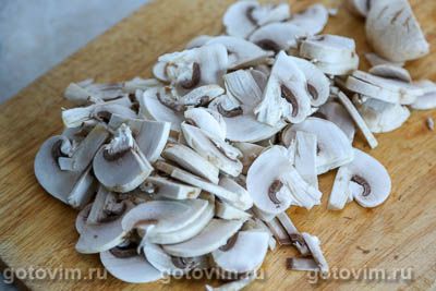 Машеровский салат с жареными грибами и курицей, Шаг 05