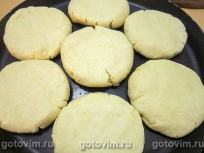 Мчади (постные грузинские кукурузные лепешки), Шаг 05