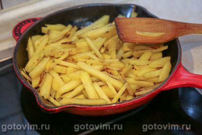 Жареные молоки лососевых с картошкой на сковороде, Шаг 04
