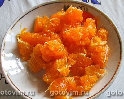 Морковный бисквитный рулет с творожным кремом и мандарином, Шаг 02
