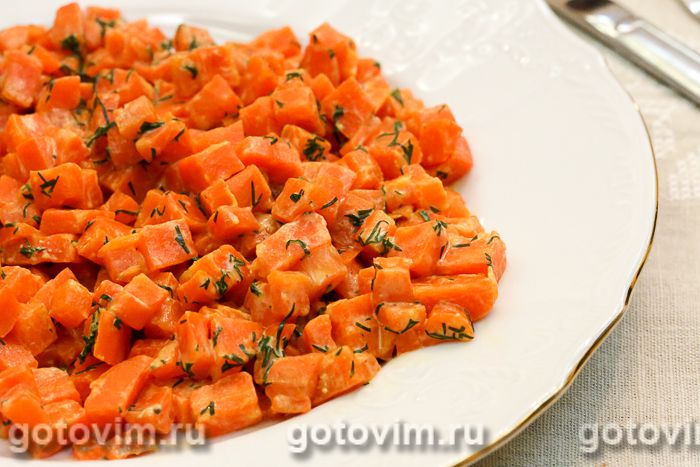 Морковь, тушеная со сметаной. Фотография рецепта