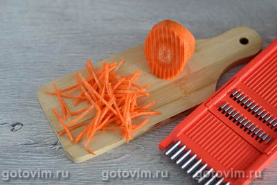 Морковный салат с чесноком и зернами граната, Шаг 01