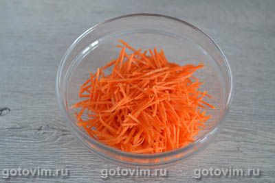 Морковный салат с чесноком и зернами граната, Шаг 02