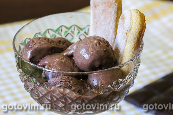 Шоколадное сливочное мороженое. Фотография рецепта
