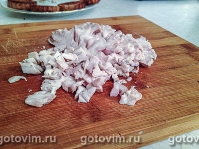 Тартинки из ржаного хлеба с телячьими мозгами и грибным соусом, Шаг 06