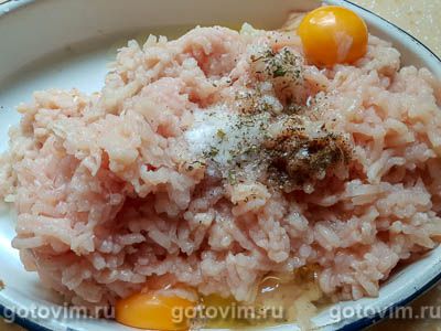 Мясной хлеб из куриного филе с кусочками пассаты из помидоров, Шаг 02