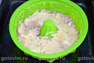 Мясной кекс с начинкой из грибов и картофеля, Шаг 04
