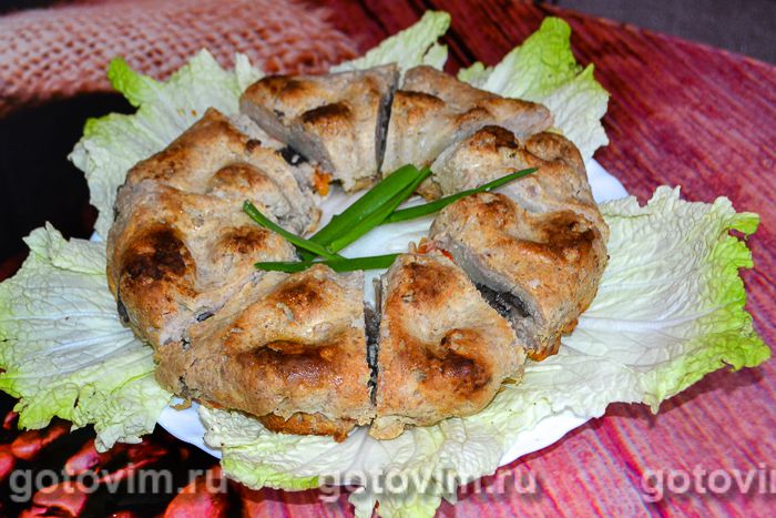 Мясной кекс с начинкой из грибов и картофеля. Фотография рецепта