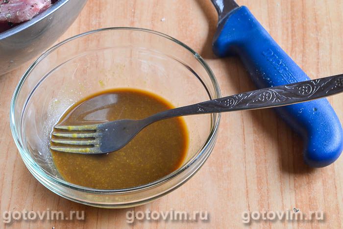 Свинина, запеченная с овощами на луковой подушке, Шаг 03