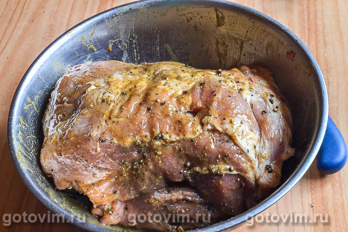 Свинина, запеченная с овощами на луковой подушке, Шаг 04