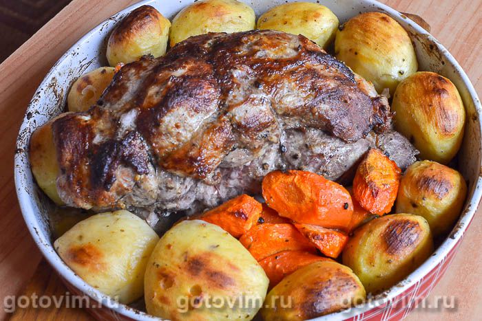 Свинина, запеченная с овощами на луковой подушке, Шаг 07