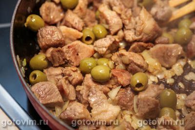 Мясо с печеным перцем и оливками, Шаг 06