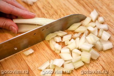 Поджарка из свинины с кукурузой, сельдереем и сладким чили, Шаг 03