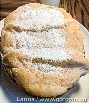   (Salzburger Nockerln). -