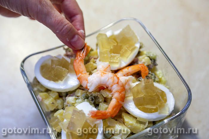 Салат «Оливье» с ланспиком, цыпленком и креветками по старинному рецепту, Шаг 16