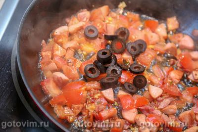 Греческий омлет с помидорами, маслинами и брынзой, Шаг 03