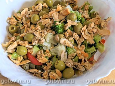 Овощной салат с креветками и мидиями, Шаг 03