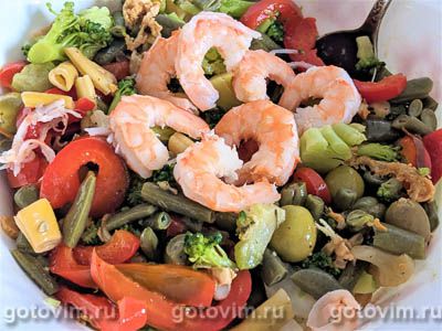 Овощной салат с креветками и мидиями, Шаг 04