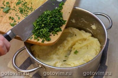 Картофельные палочки с сыром моцарелла, беконом и зеленью, Шаг 05