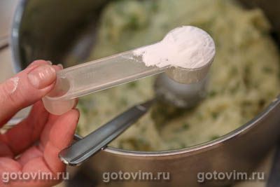 Картофельные палочки с сыром моцарелла, беконом и зеленью, Шаг 06