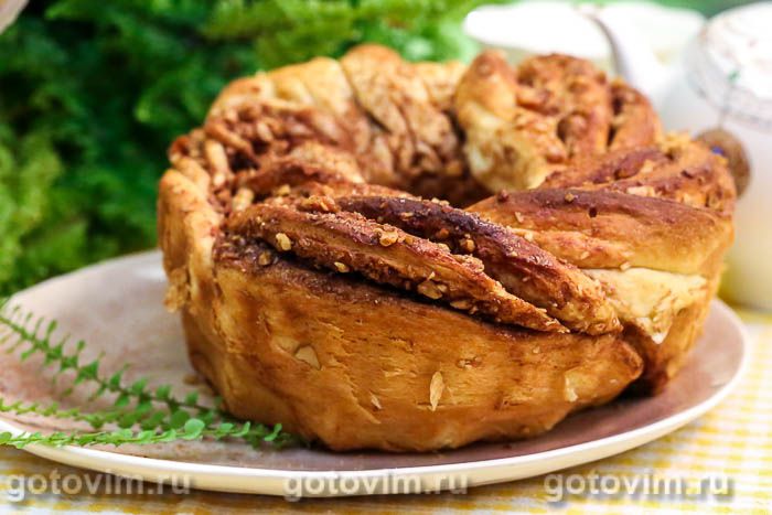 Пасхальный венок с грецкими орехами и корицей. Фотография рецепта