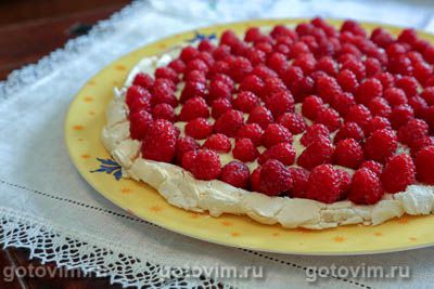 Торт «Павлова» с малиновым конфитюром и заварным кремом. Фото-рецепт