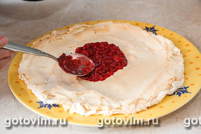 Торт «Павлова» с малиновым конфитюром и заварным кремом, Шаг 12