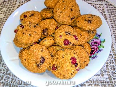 Овсяное печенье с шоколадом, клюквой и апельсиновой цедрой