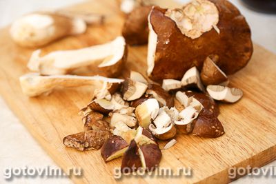 Печень индейки в сметане с луком и белыми грибами, Шаг 03