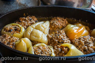 Перец, фаршированный мясом, овощами и гречкой по-кубански, Шаг 08