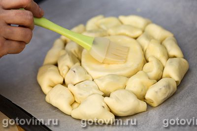 Пирог с запеченным сыром бри и колбасками, Шаг 07