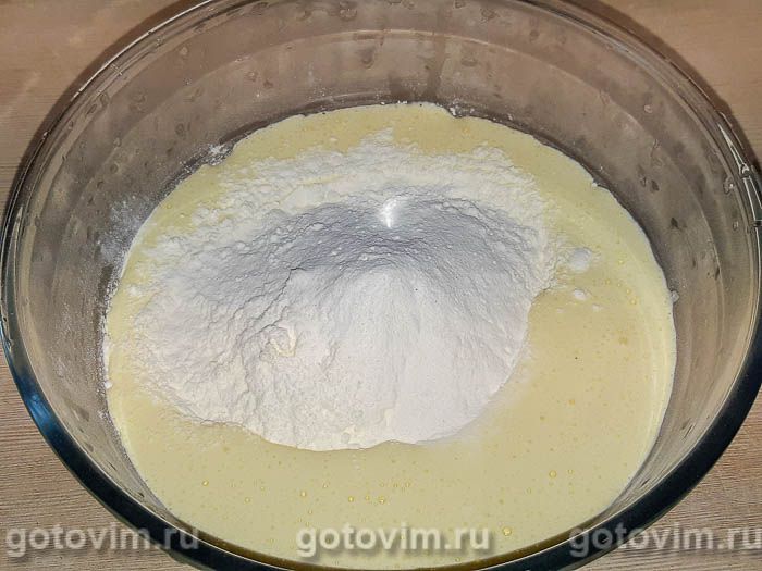 Воздушный пирог с инжиром и изюмом, Шаг 06