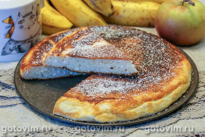 Пирог на сковороде с творогом и яблоками