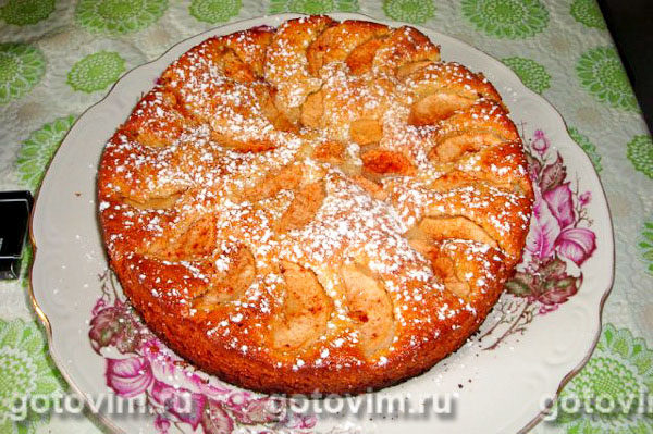 Пирог с яблоками на простокваше. Фотография рецепта
