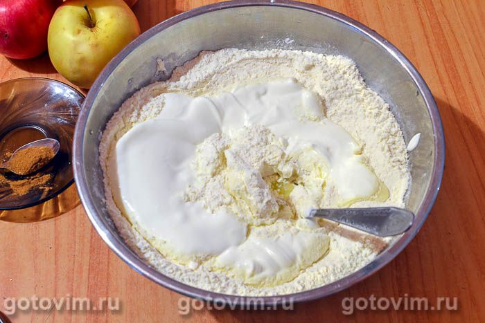 Пирог с тертыми яблоками, Шаг 02
