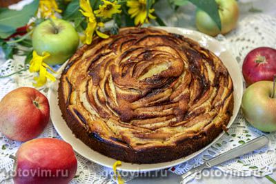 Пирог с яблочными дольками и корицей. Фото-рецепт