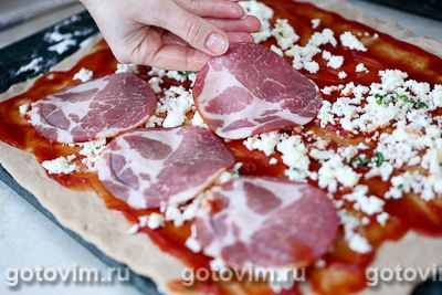 Пицца стромболи с сыровяленым мясом и моцареллой, Шаг 06