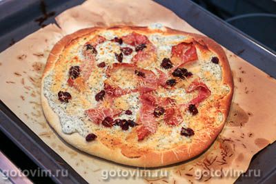 Пицца с сыровяленой ветчиной и клюквой, Шаг 10