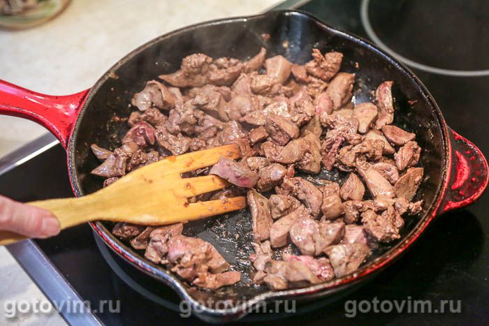 Булочка-плетенка с куриной печенью, Шаг 03