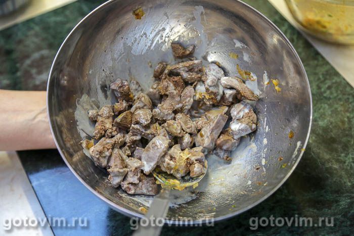 Булочка-плетенка с куриной печенью, Шаг 05