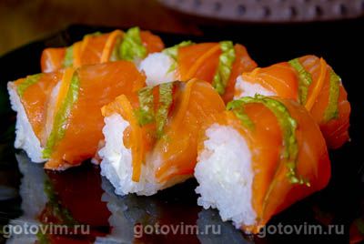   (Tazuna Sushi  Rainbow Roll). -