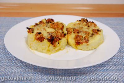 Порционные картофельные запеканки из пюре с мясным фаршем и сыром