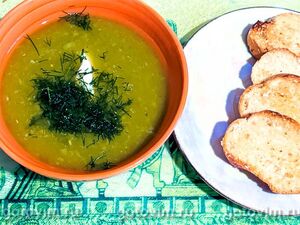 Легкий послепраздничный суп с зеленым горошком