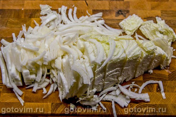 Рецепт салата с пекинкой и колбасой