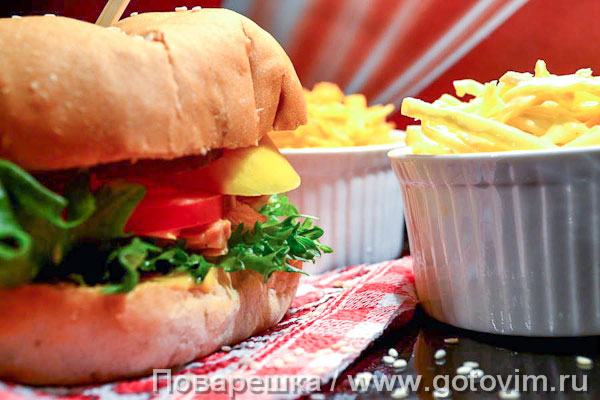 Бургер с курицей и манго (Pulled chiken burger). Фотография рецепта