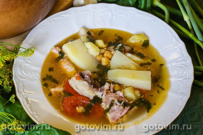 Путук из баранины с нутом - армянский суп в глиняном горшочке. Фотография рецепта