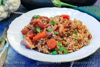 Овощное рагу с мясом, баклажанами и рисом в горшочке. Фото-рецепт