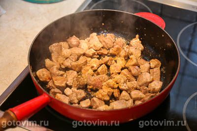 Рагу из свинины с жареными баклажанами и картофелем в соевом соусе, Шаг 09