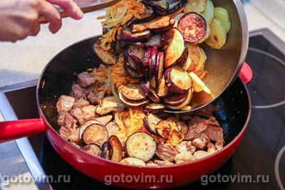 Рагу из свинины с жареными баклажанами и картофелем в соевом соусе, Шаг 10